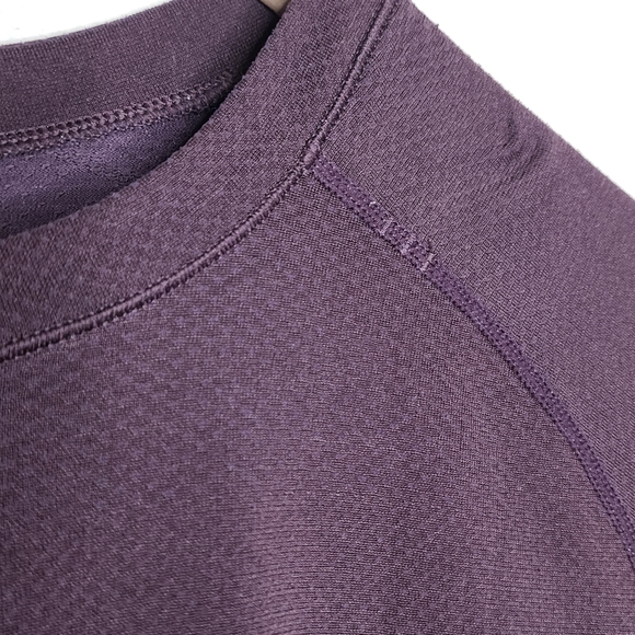 Lululemon Mens Burgundy Purple Tech Short Sleeve T Shirt, sz S - Picture 3 of 7